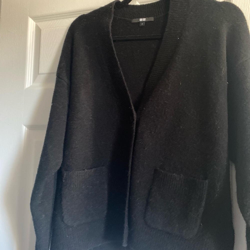 Uniqlo Black Cardigan Sweater